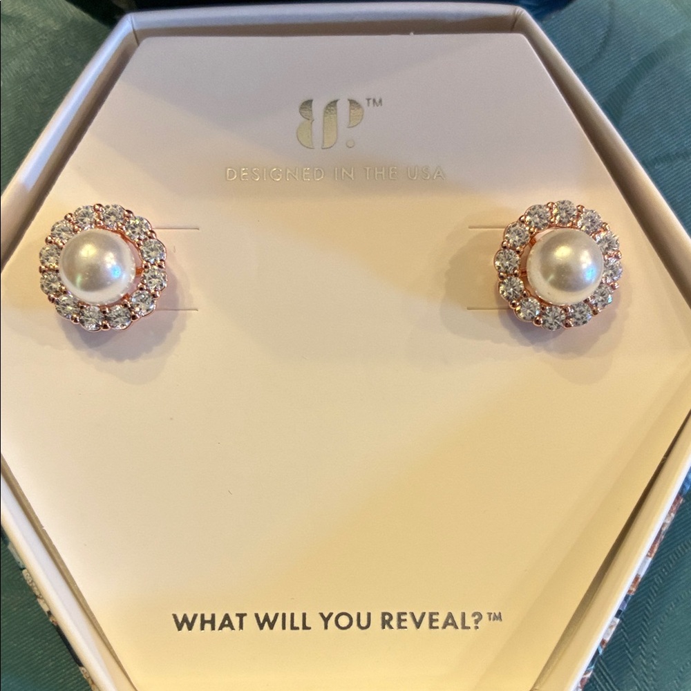 Bomb Party Classic Diva Elegant Ceramic Pearl & Rose Gold  Plated Stud Earrings - Picture 2 of 5